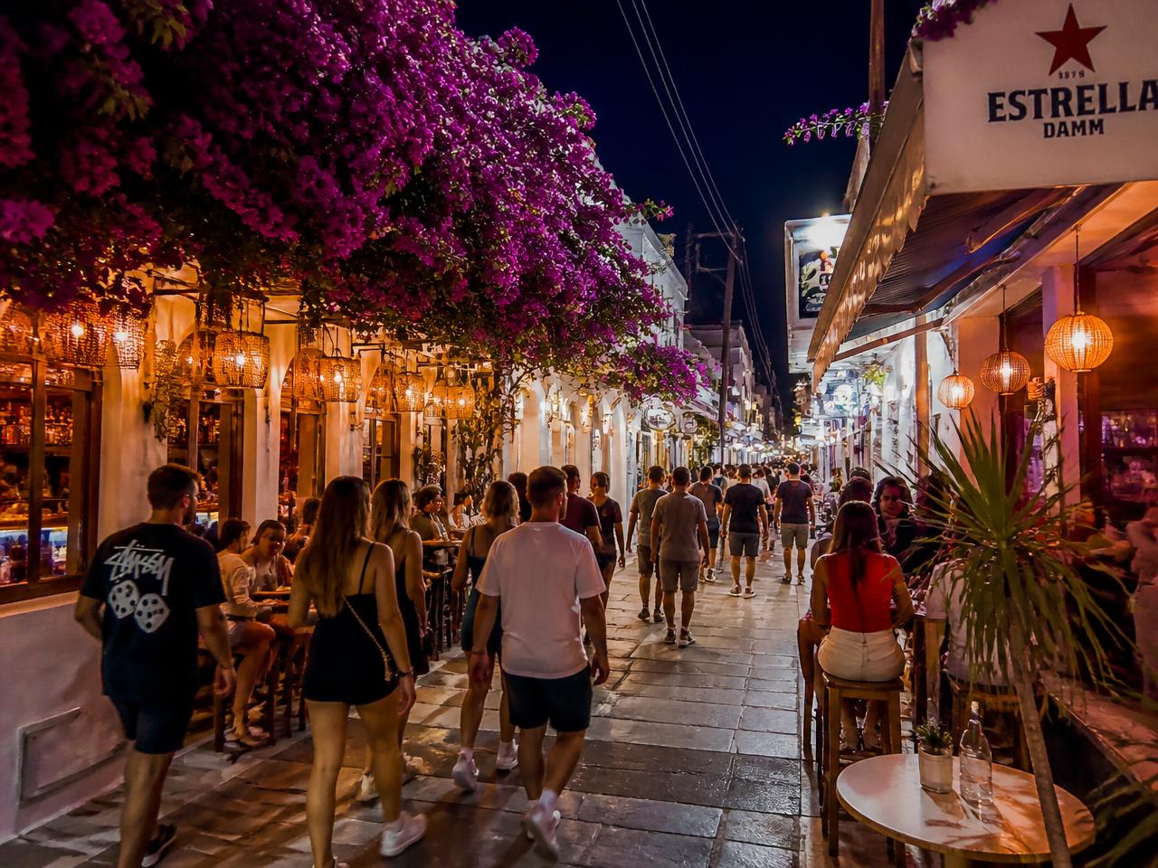 Νυχτερινή ζωή στη Χώρα της Σκιάθου